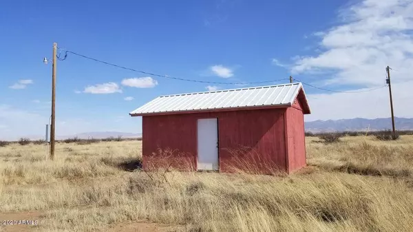 Pearce, AZ 85625,6955 E TRAILS END Road #-