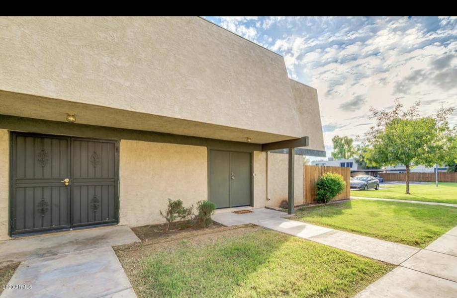 6064 W GOLDEN Lane, Glendale, AZ 85302