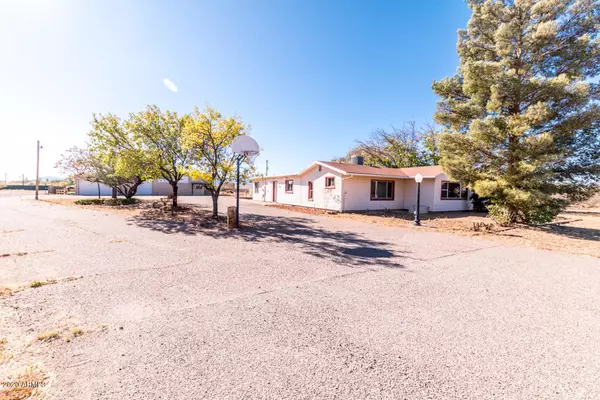 Huachuca City, AZ 85616,398 E HIGHWAY 82 --