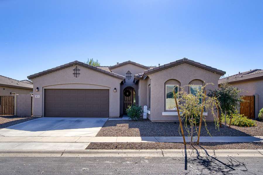 16717 W TETHER Trail, Surprise, AZ 85387