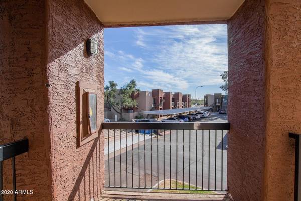 Phoenix, AZ 85031,3810 N MARYVALE Parkway #2005