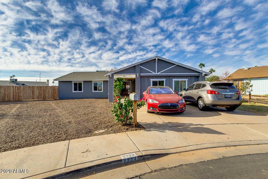 2223 W ONZA Circle, Mesa, AZ 85202