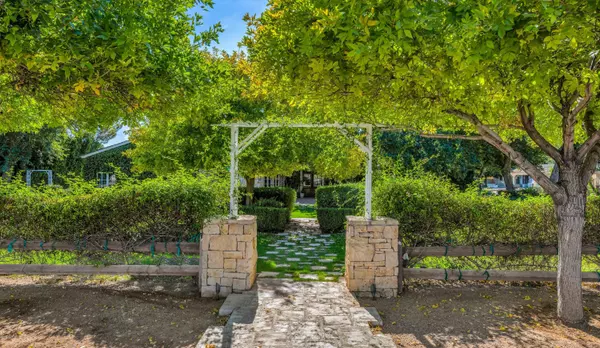 Scottsdale, AZ 85251,6035 E EXETER Boulevard