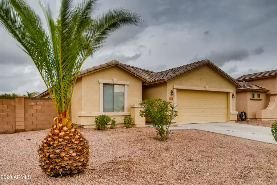 528 W DEXTER Way, San Tan Valley, AZ 85143