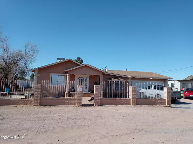 2470 N COPPER Avenue, Douglas, AZ 85607