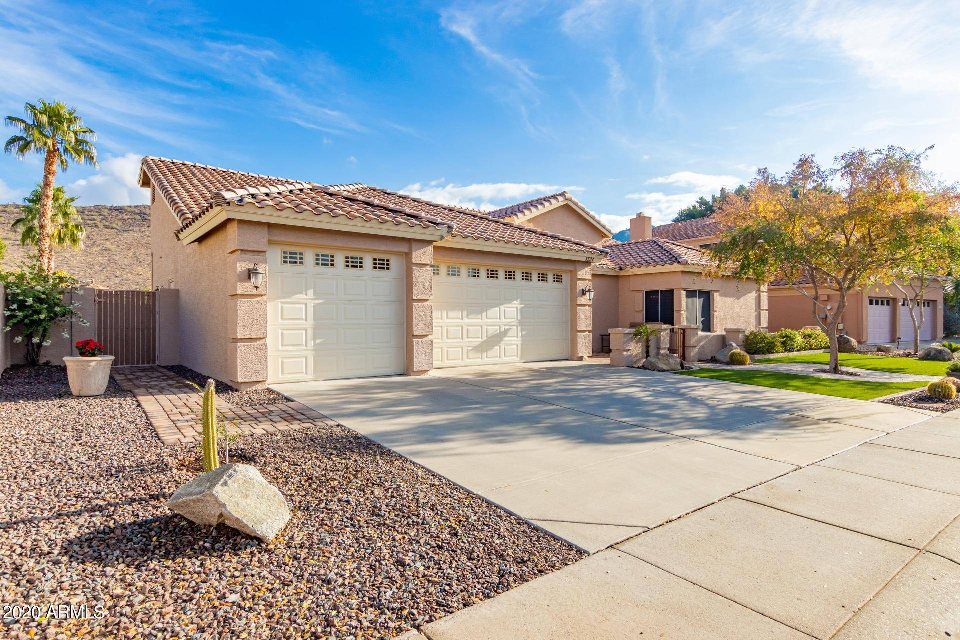 5534 W ARROWHEAD LAKES Drive, Glendale, AZ 85308