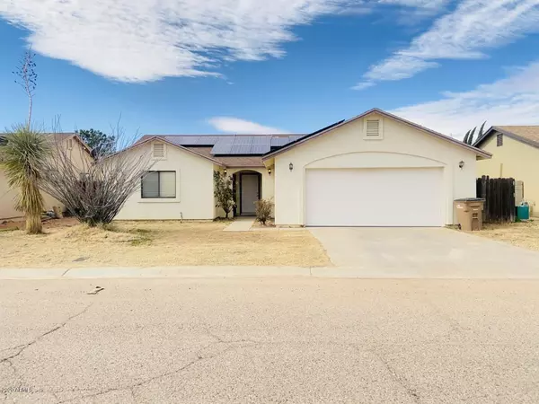 504 N ELIZABETH Avenue, Douglas, AZ 85607