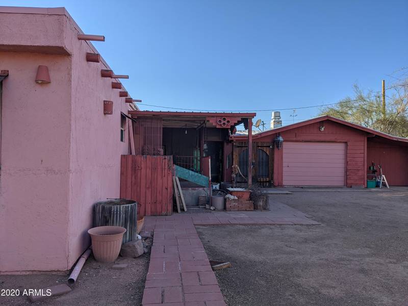 332 S EMERALD Drive, Apache Junction, AZ 85120