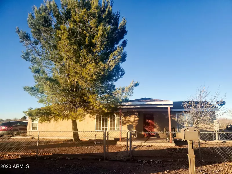 146 W LINDA VISTA Lane, Douglas, AZ 85607