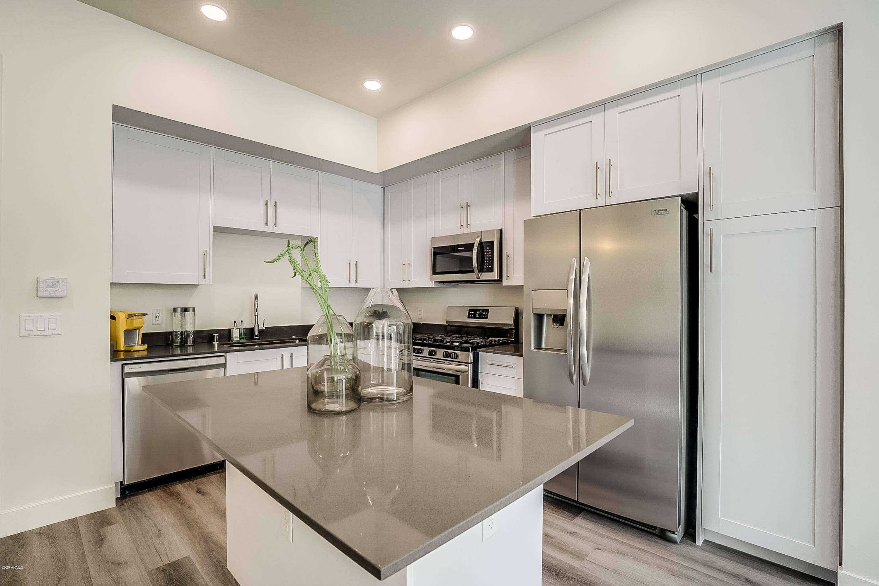 Scottsdale, AZ 85251,7300 E EARLL Drive #1022