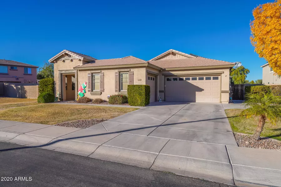 1356 E LOVEBIRD Court, Gilbert, AZ 85297