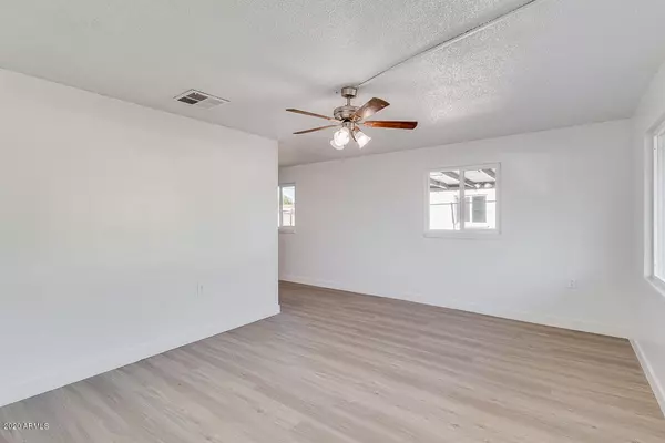 2069 E DON CARLOS Avenue, Tempe, AZ 85281