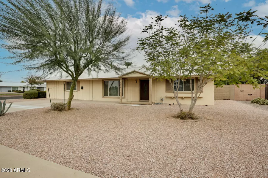 10652 W AUGUSTA Drive, Sun City, AZ 85351