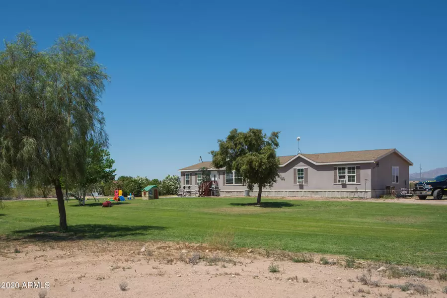 37736 W HEATHERBRAE Drive, Tonopah, AZ 85354