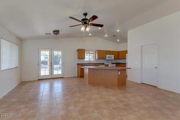 Casa Grande, AZ 85122,1112 E AVENIDA ISABELA --