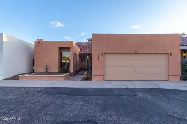 237 W DENTON Lane, Phoenix, AZ 85013