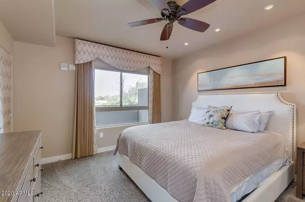 Scottsdale, AZ 85254,15802 N 71ST Street #215