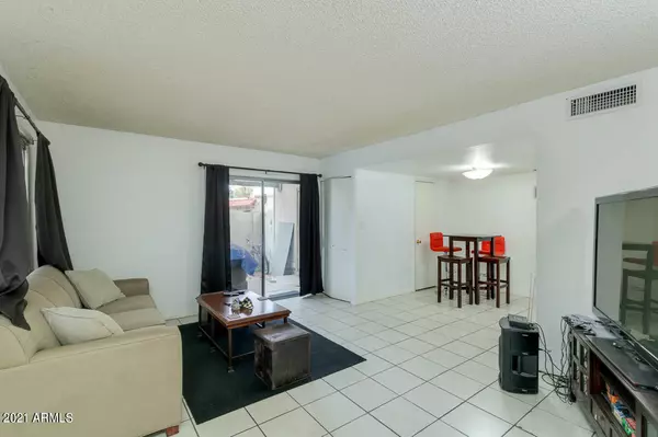 Tempe, AZ 85283,1011 E REDFIELD Road
