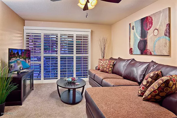 Phoenix, AZ 85032,4303 E CACTUS Road #104