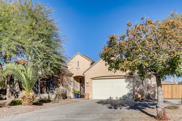 4226 E MAPLEWOOD Court, Gilbert, AZ 85297