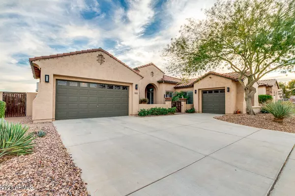 17937 W ROYAL PALM Road, Waddell, AZ 85355