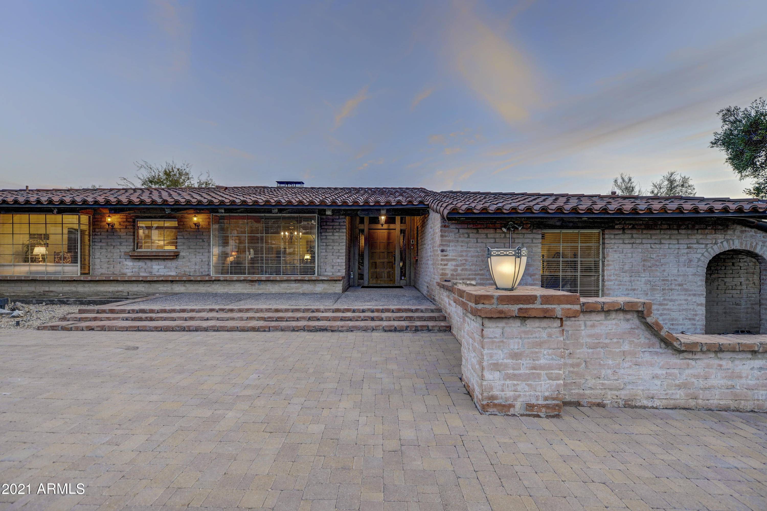 Paradise Valley, AZ 85253,3801 E STELLA Lane