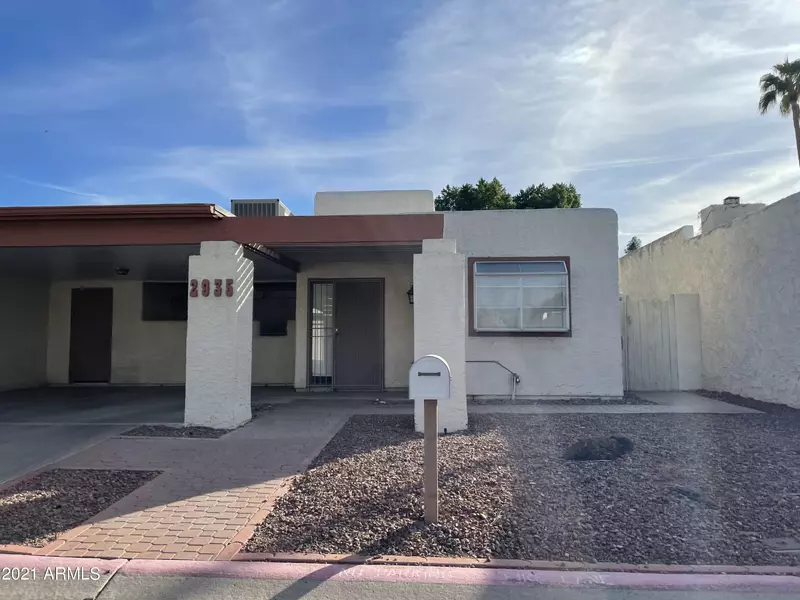 2935 W ALTADENA Avenue, Phoenix, AZ 85029