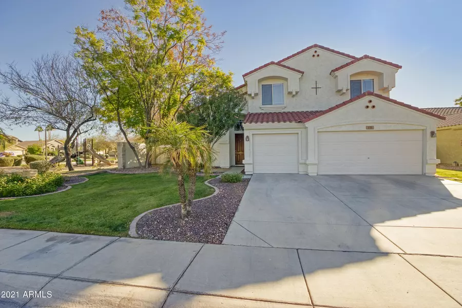 135 E BETSY Lane, Gilbert, AZ 85296