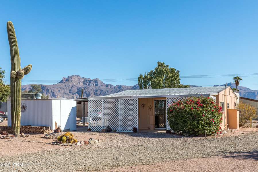 2295 S DESCANSO Road, Apache Junction, AZ 85119