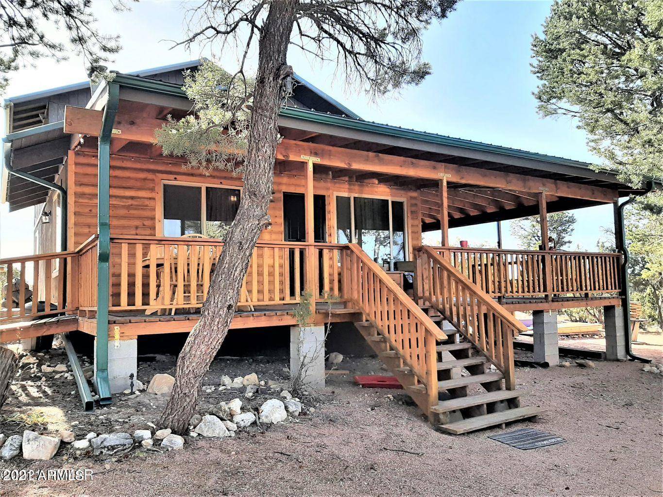 2031 SHADOW PINES Drive, Overgaard, AZ 85933