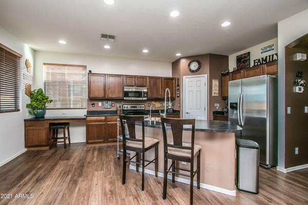 San Tan Valley, AZ 85143,33699 N SLATE CREEK Drive