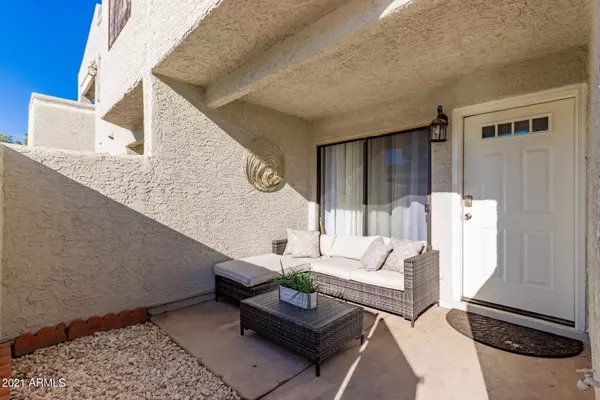 Tempe, AZ 85281,850 S RIVER Drive #1049