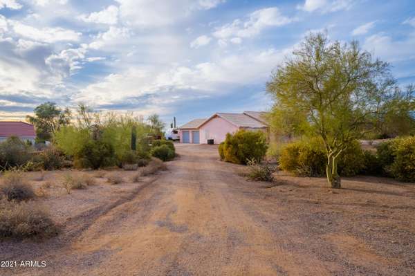 Apache Junction, AZ 85119,120 S GERONIMO Road