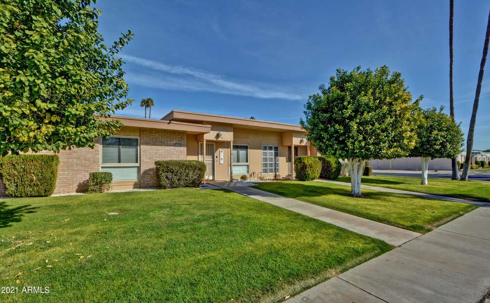 10004 W HAWTHORN Drive, Sun City, AZ 85351