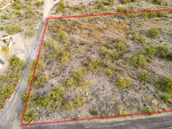 44000 N 10TH Street #-, New River, AZ 85087