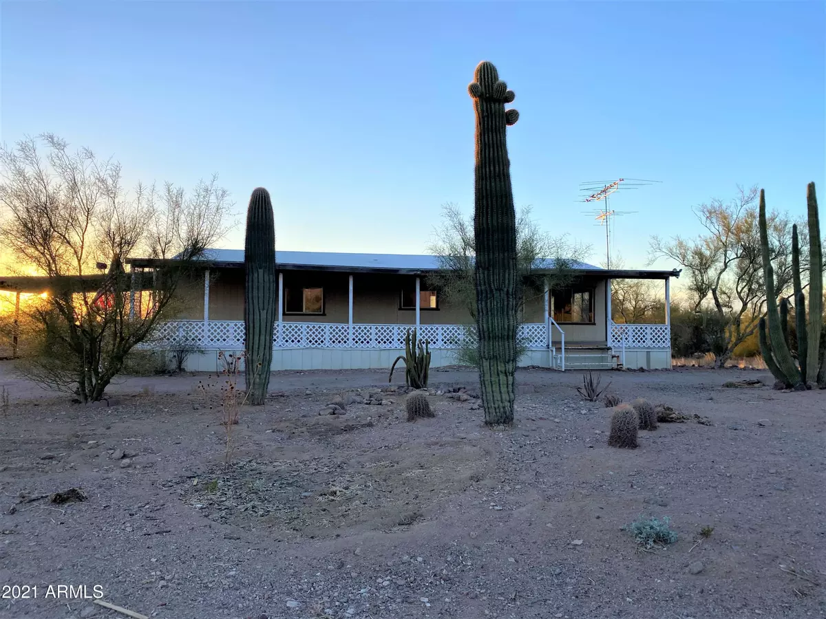 Apache Junction, AZ 85119,1686 S GOLDFIELD Road