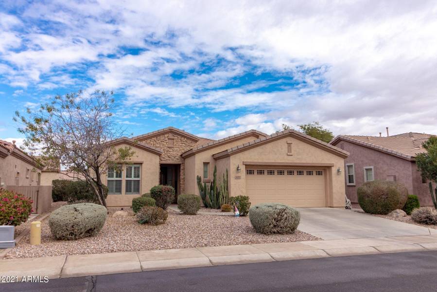 4082 E RAKESTRAW Lane, Gilbert, AZ 85298