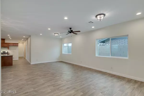 Tolleson, AZ 85353,9106 W ADAMS Street