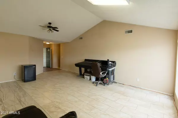 Glendale, AZ 85303,7102 W MARYLAND Avenue