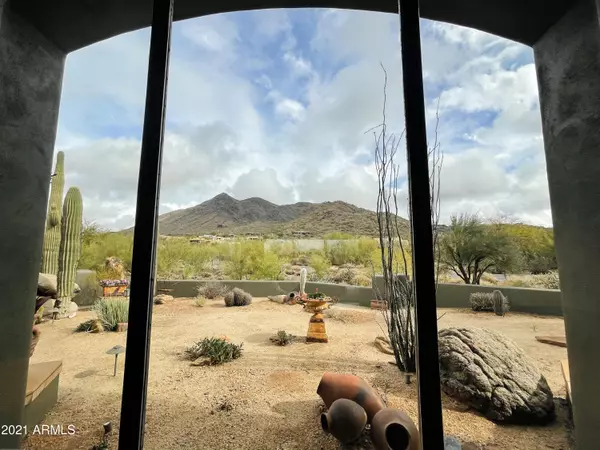 Carefree, AZ 85377,5917 E CHUPAROSA Place