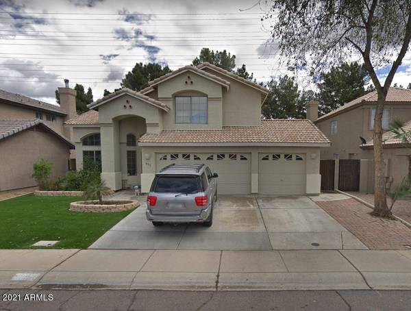 831 N Peppertree Drive, Gilbert, AZ 85234