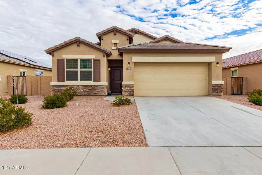 6921 S BLUE HILLS Drive, Buckeye, AZ 85326