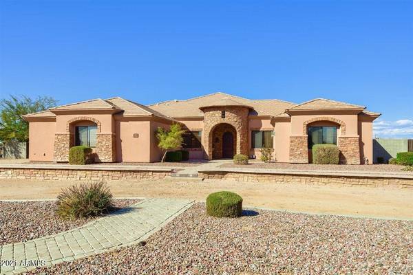 San Tan Valley, AZ 85140,1356 E LOVELAND Lane