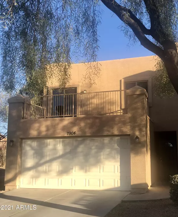 2904 E EBERLE Lane, Phoenix, AZ 85032