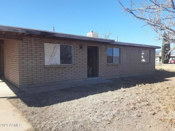 2123 N ASPEN Avenue, Huachuca City, AZ 85616