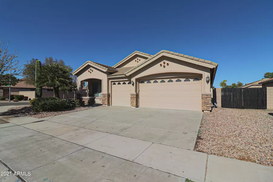 8754 W PALMAIRE Avenue, Glendale, AZ 85305