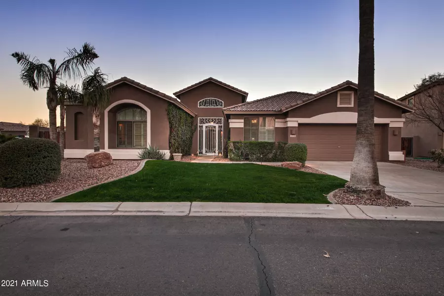 31088 N Saddlebag Lane, San Tan Valley, AZ 85143