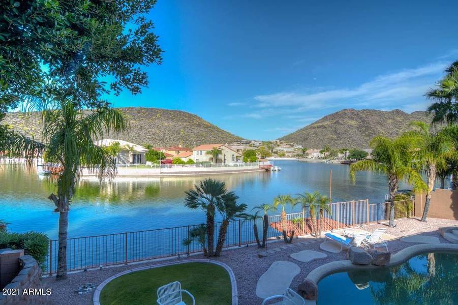 5522 W ARROWHEAD LAKES Drive, Glendale, AZ 85308