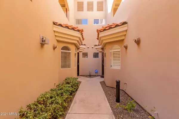 Scottsdale, AZ 85258,8653 E ROYAL PALM Road #1018