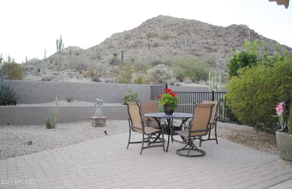 367 W TWIN PEAKS Parkway, San Tan Valley, AZ 85143